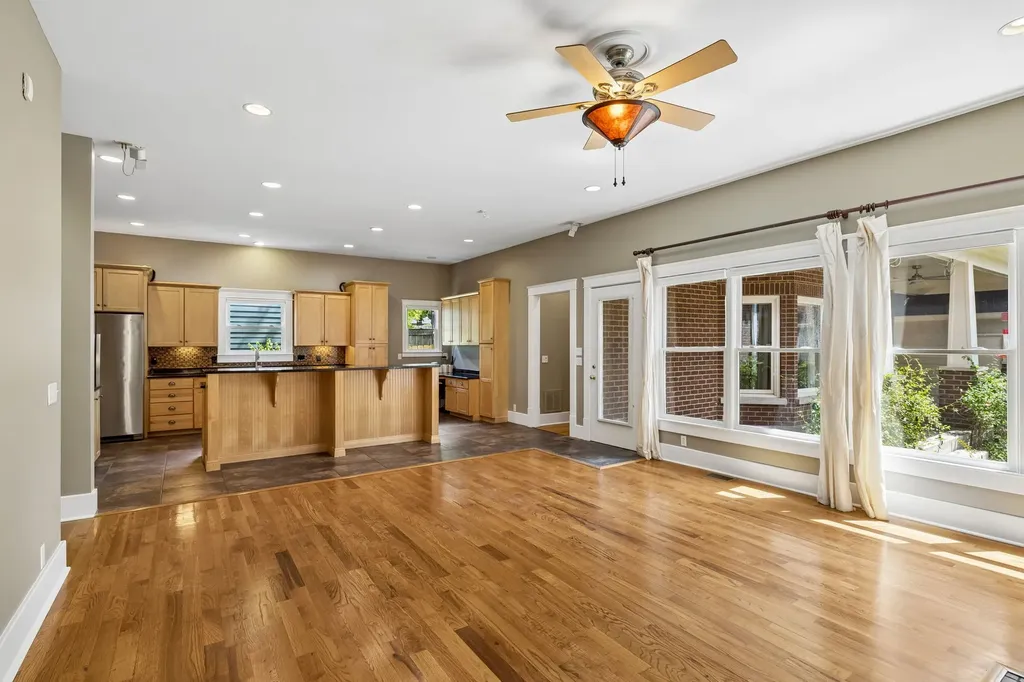 928 Russell Street Nashville TN 37206