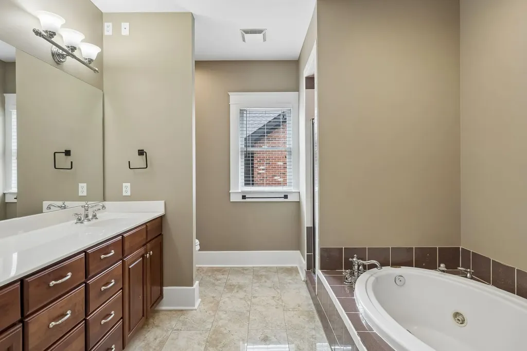 928 Russell Street Nashville TN 37206