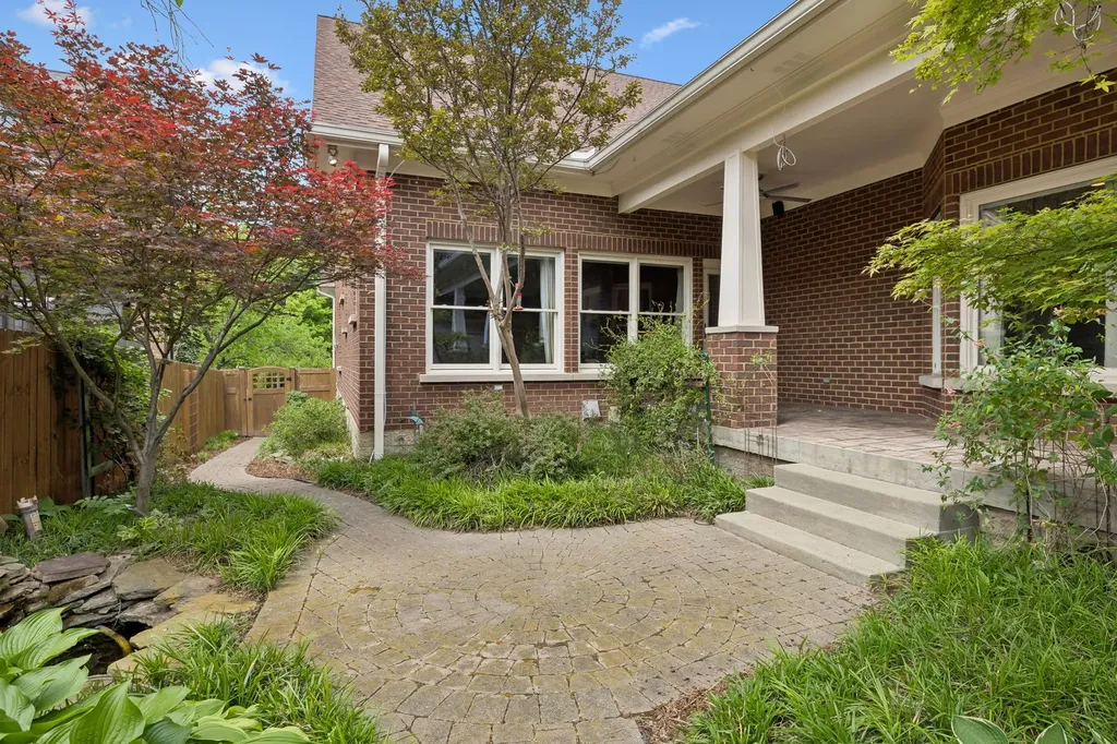 928 Russell Street Nashville TN 37206