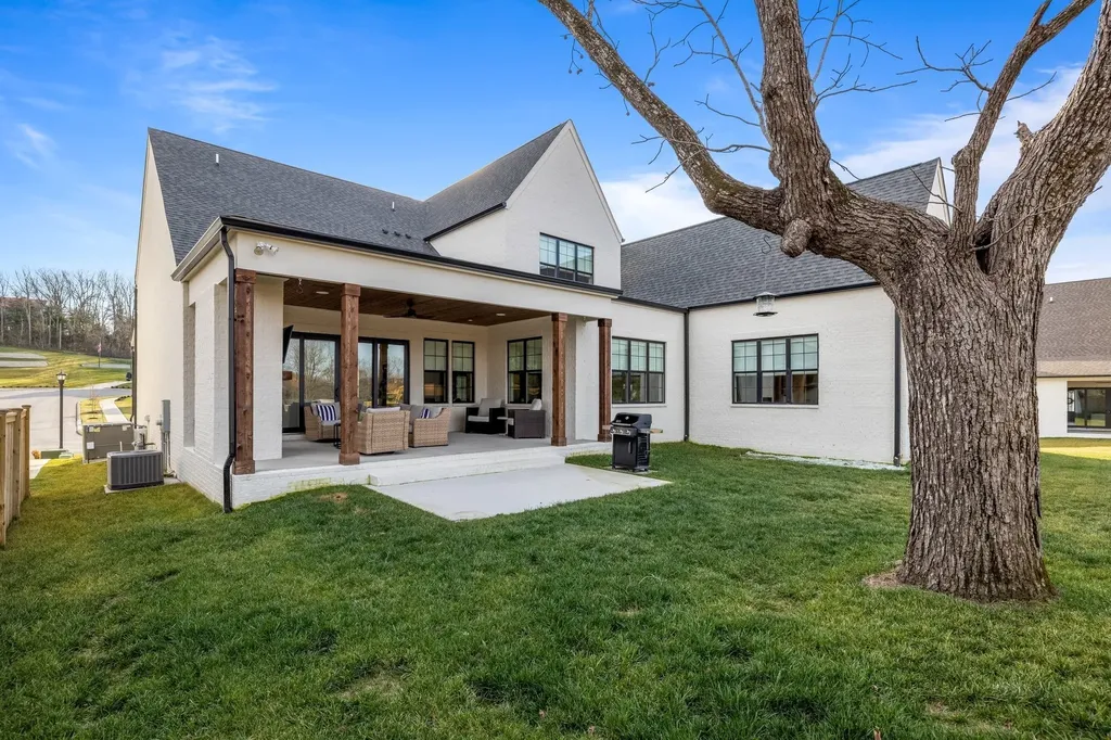 2194 Burgin Drive Thompsons Station TN 37179