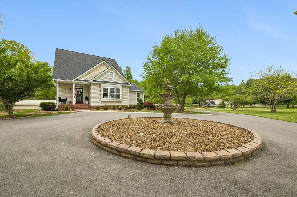 735 Hurricane Ridge Road Smithville TN 37166