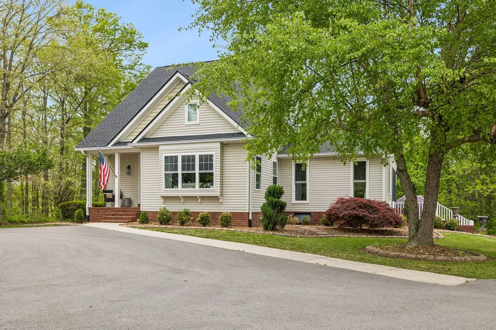 735 Hurricane Ridge Road Smithville TN 37166