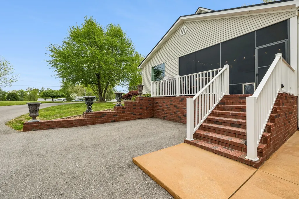735 Hurricane Ridge Road Smithville TN 37166