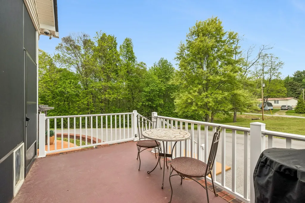 735 Hurricane Ridge Road Smithville TN 37166