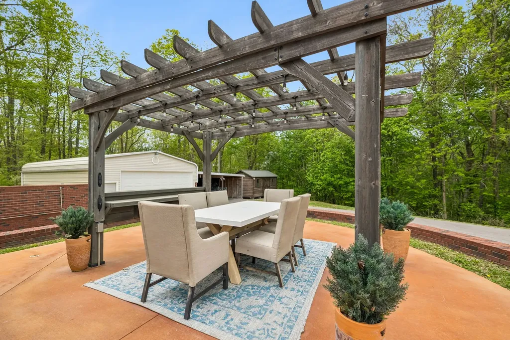 735 Hurricane Ridge Road Smithville TN 37166