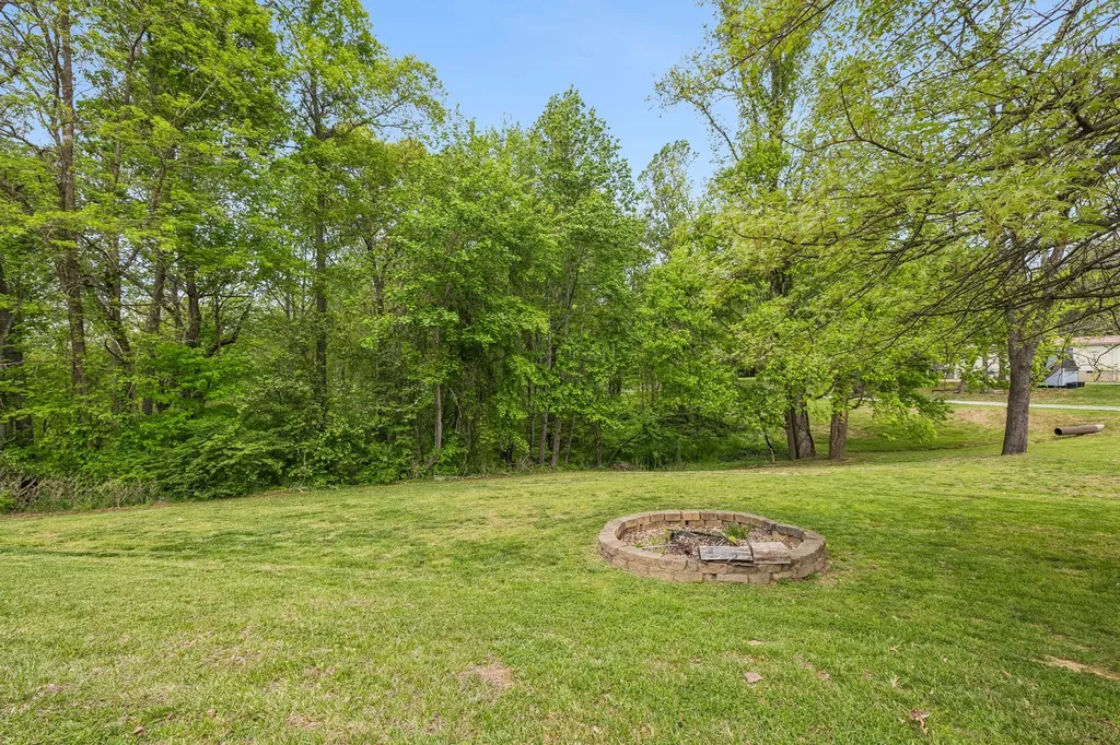 735 Hurricane Ridge Road Smithville TN 37166
