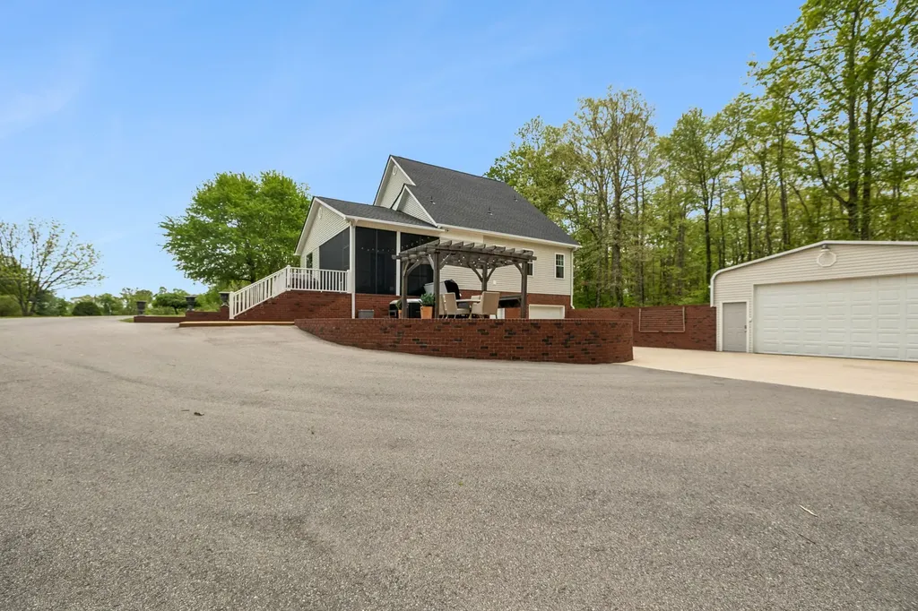 735 Hurricane Ridge Road Smithville TN 37166