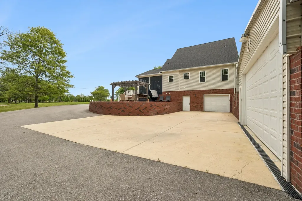 735 Hurricane Ridge Road Smithville TN 37166