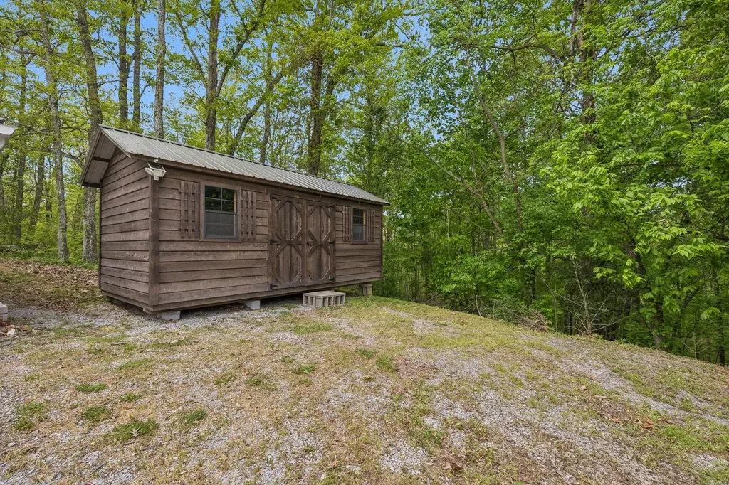 735 Hurricane Ridge Road Smithville TN 37166