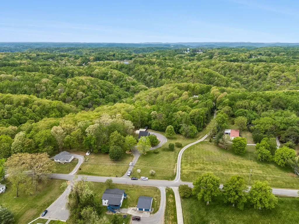 735 Hurricane Ridge Road Smithville TN 37166