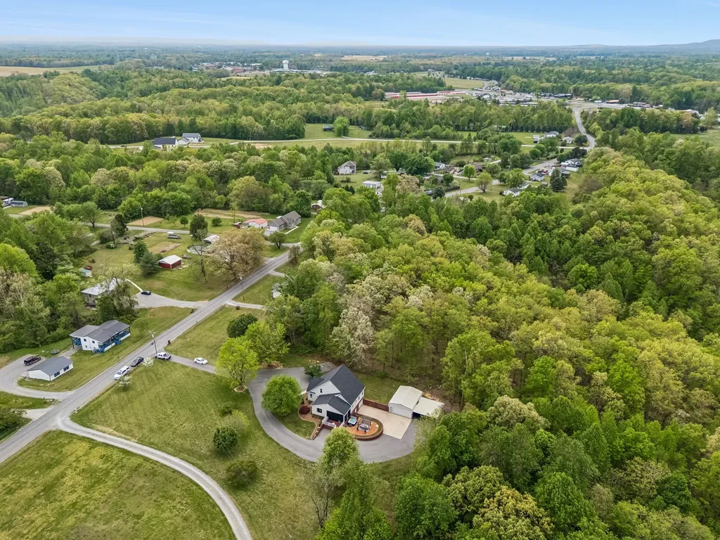 735 Hurricane Ridge Road Smithville TN 37166
