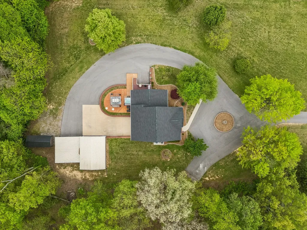 735 Hurricane Ridge Road Smithville TN 37166