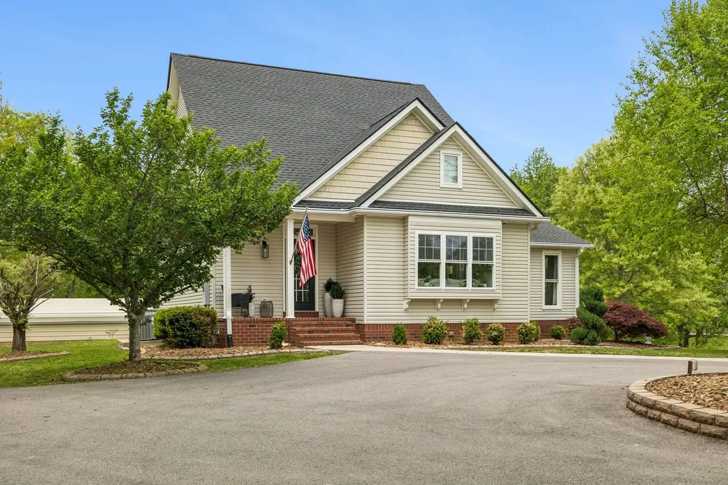 735 Hurricane Ridge Road Smithville TN 37166
