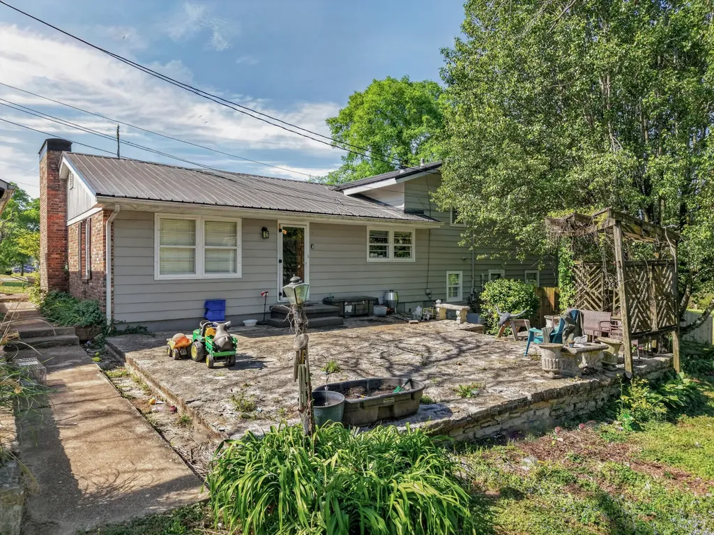 1601 Swanson Boulevard Fayetteville TN 37334