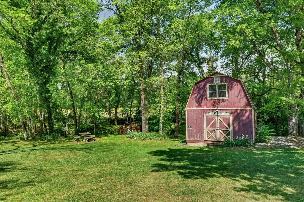 1601 Swanson Boulevard Fayetteville TN 37334