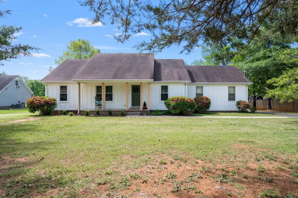 1618 Windy Meadow Drive Christiana TN 37037