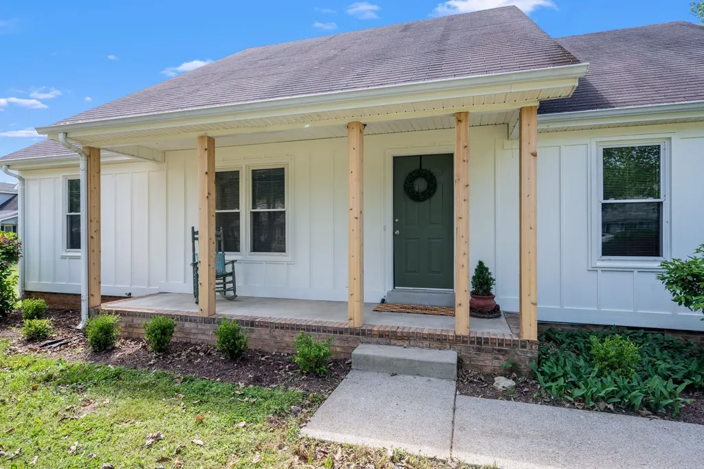 1618 Windy Meadow Drive Christiana TN 37037