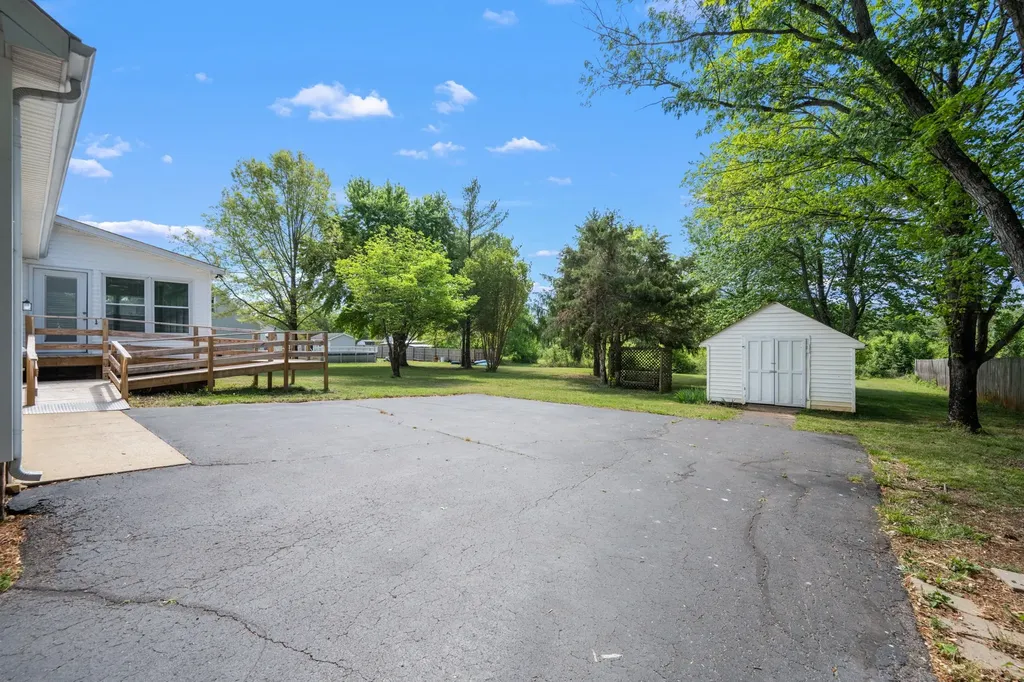 1618 Windy Meadow Drive Christiana TN 37037