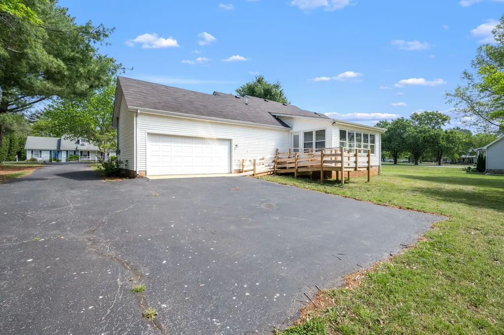 1618 Windy Meadow Drive Christiana TN 37037