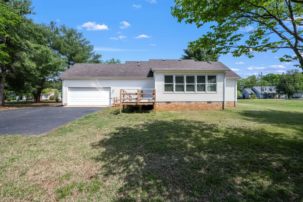 1618 Windy Meadow Drive Christiana TN 37037