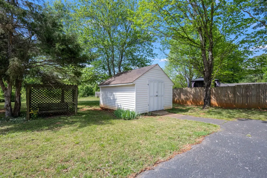 1618 Windy Meadow Drive Christiana TN 37037