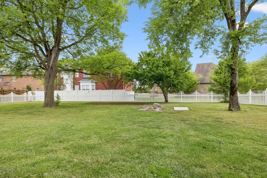 3073 Schoolside Street Murfreesboro TN 37128