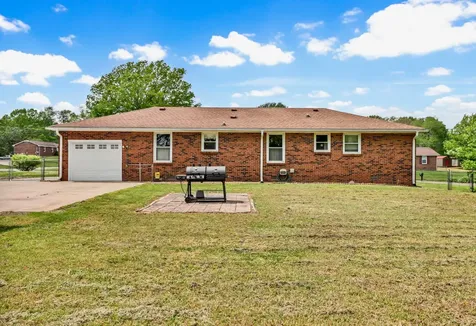 365 Sandlewood Drive Clarksville TN 37040