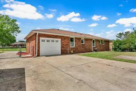 365 Sandlewood Drive Clarksville TN 37040