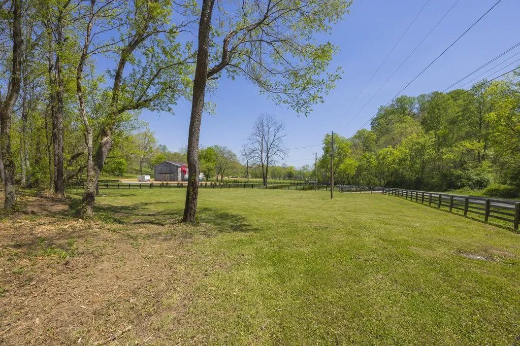 1 Johnson Hollow Road Thompsons Station TN 37179