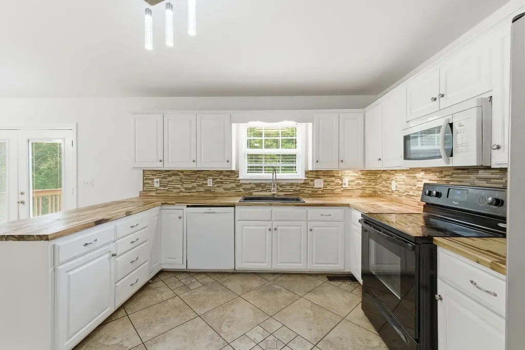 233 Briarcotes Circle La Vergne TN 37086