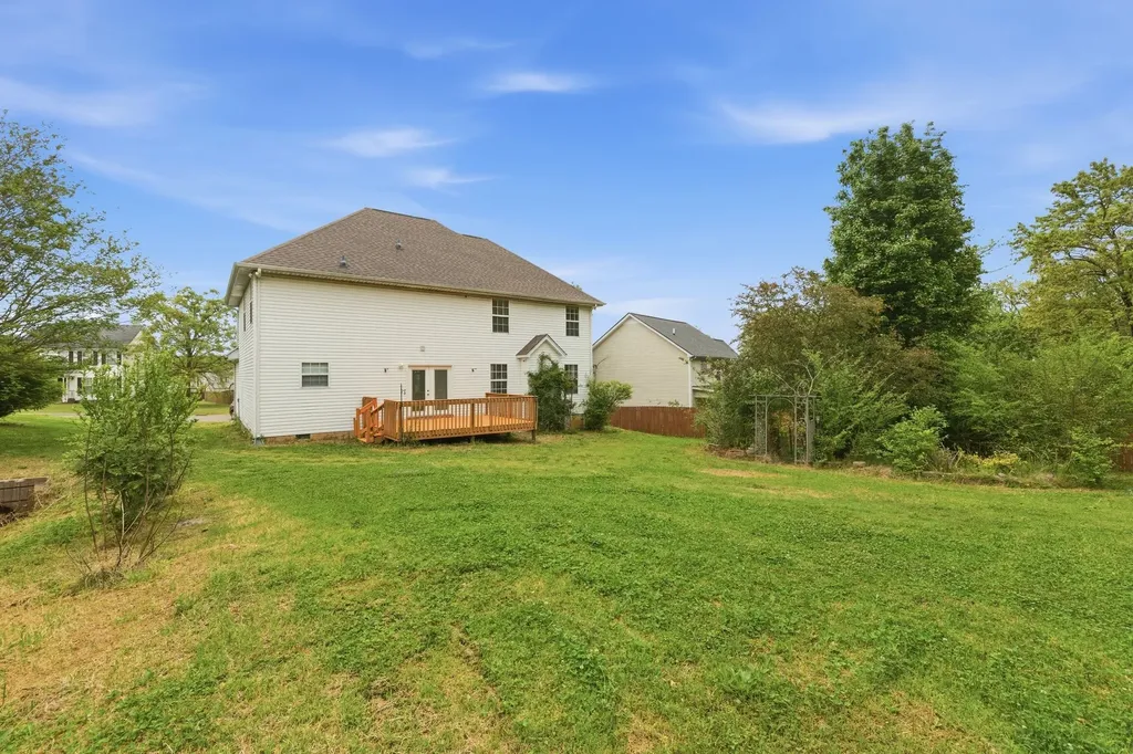 233 Briarcotes Circle La Vergne TN 37086