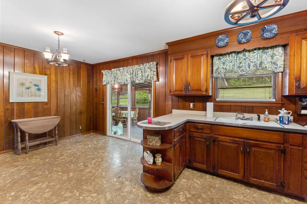 7680 Charlotte Pike Nashville TN 37209