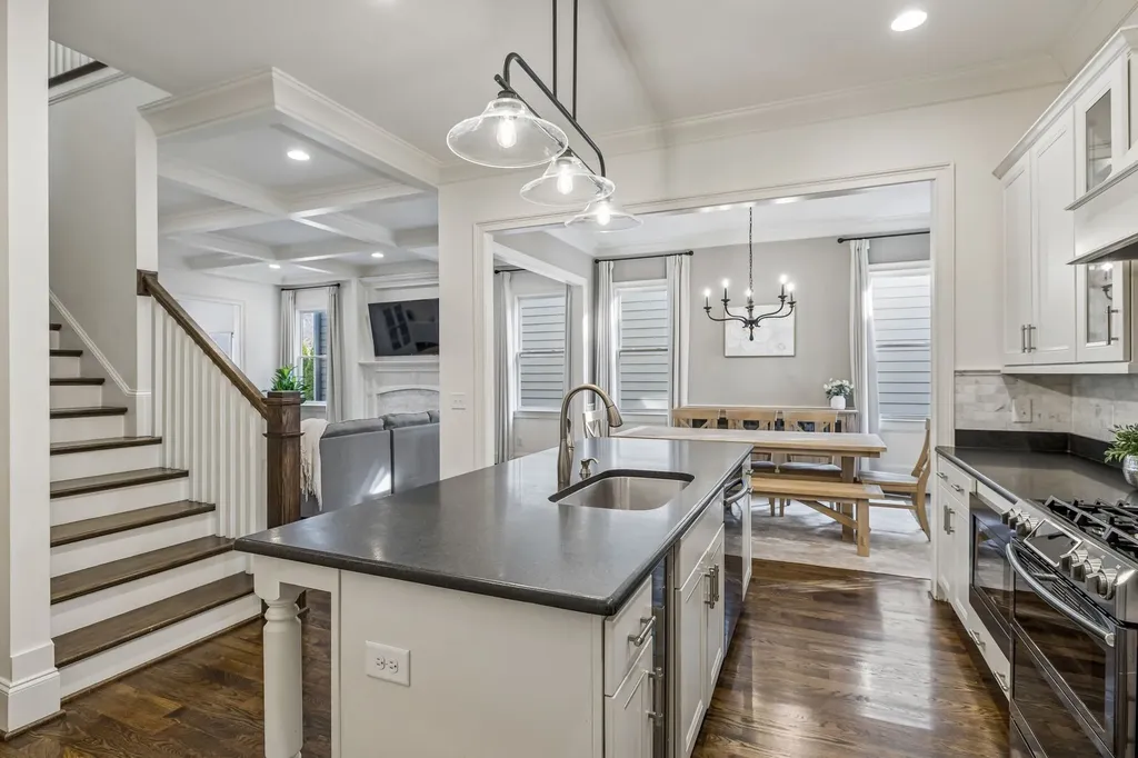 2803A White Oak Drive Nashville TN 37215