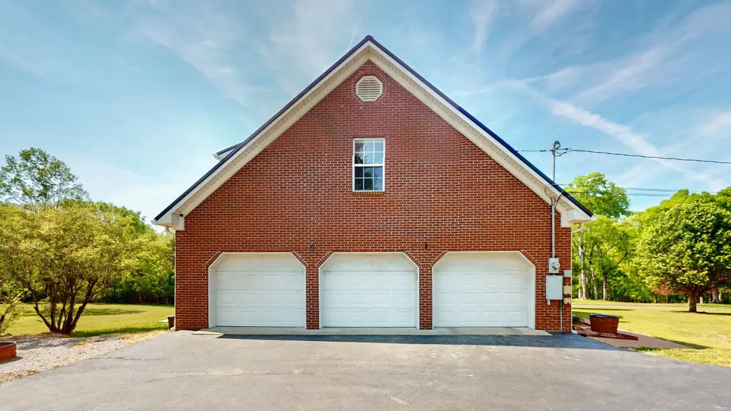 1109 Stonehenge Court Columbia TN 38401