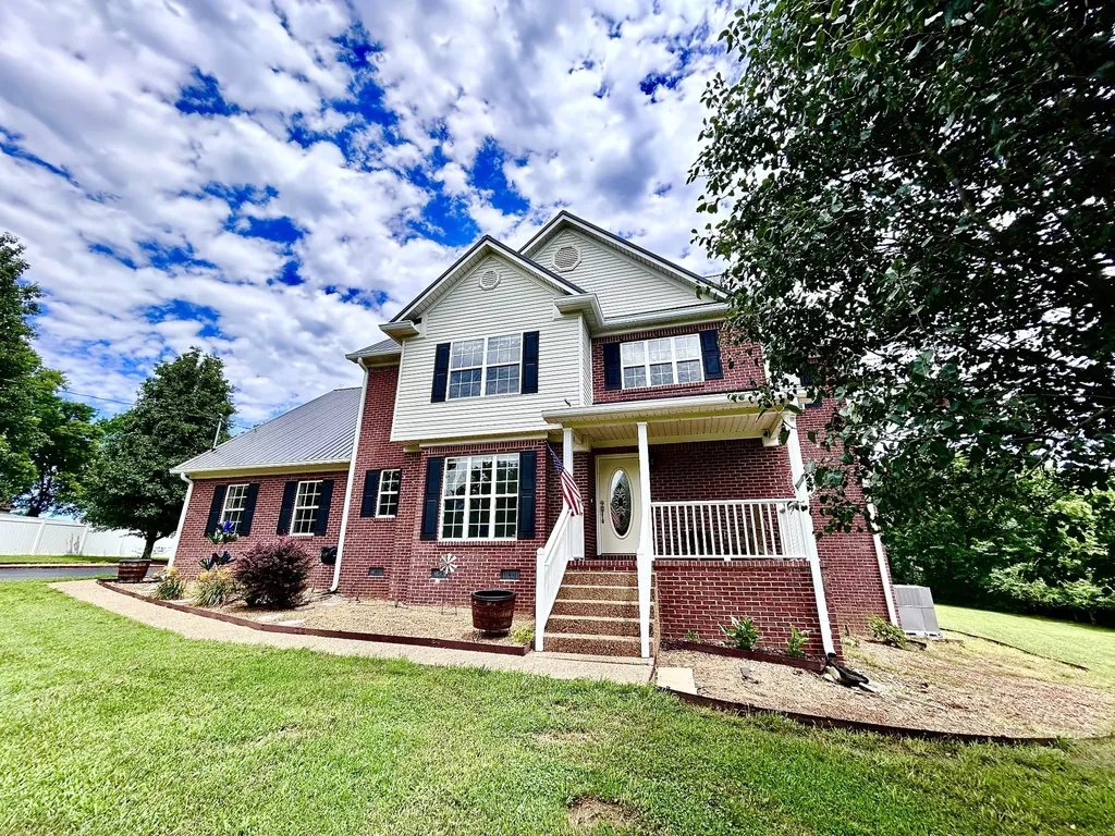 1109 Stonehenge Court Columbia TN 38401