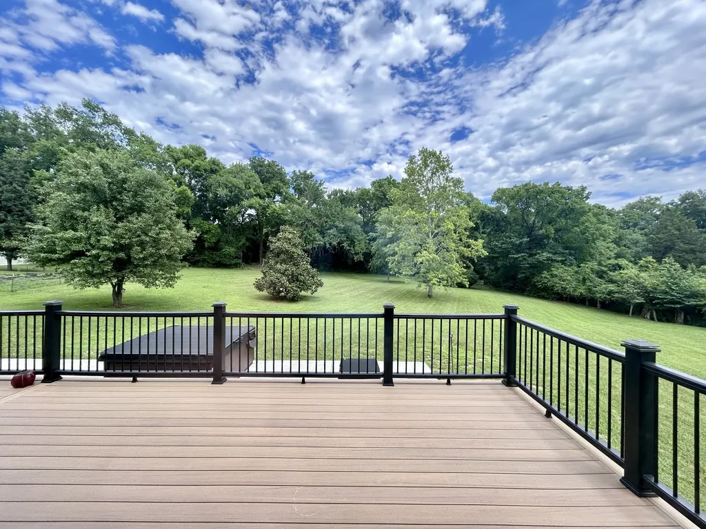 1109 Stonehenge Court Columbia TN 38401