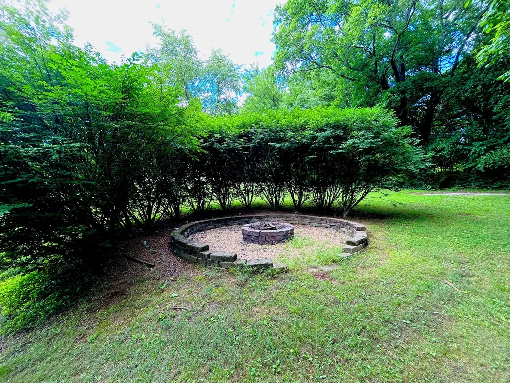 1109 Stonehenge Court Columbia TN 38401