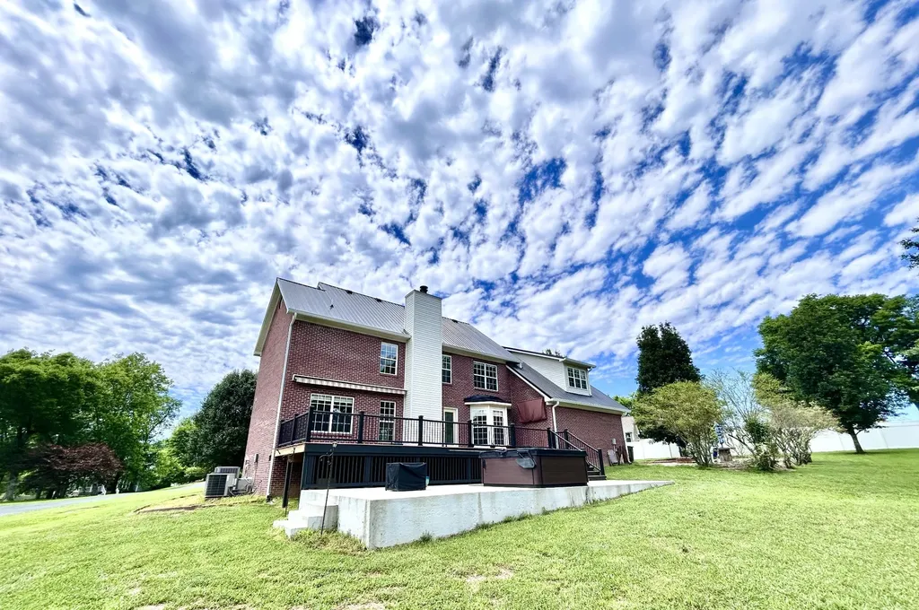 1109 Stonehenge Court Columbia TN 38401