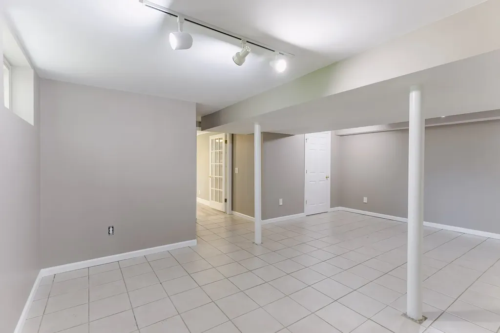 537 Indian Lake Road Hendersonville TN 37075