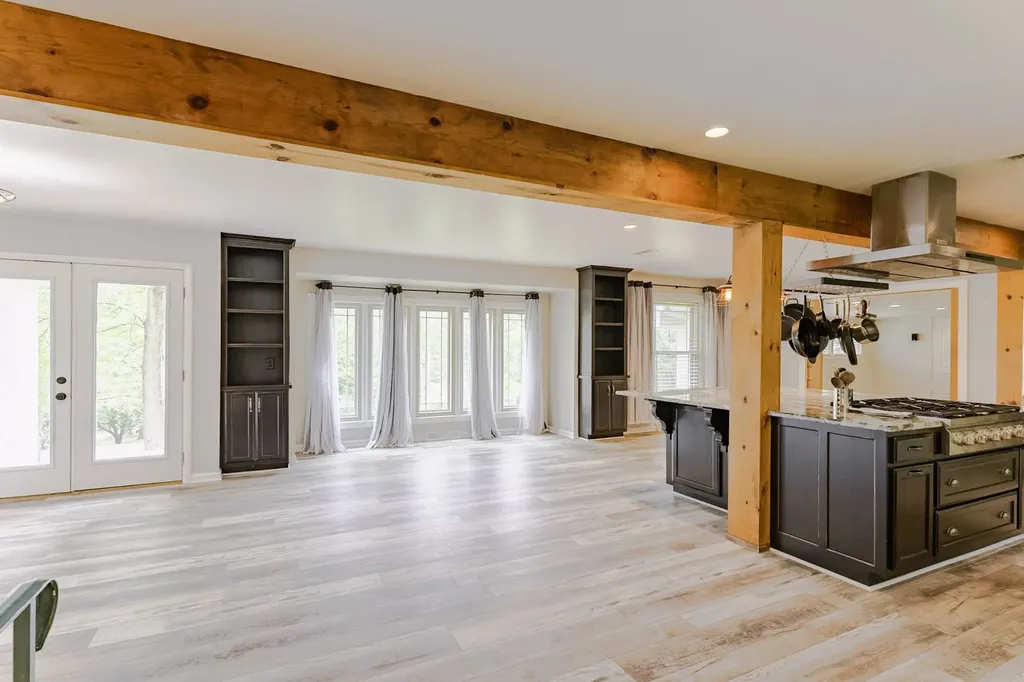 537 Indian Lake Road Hendersonville TN 37075