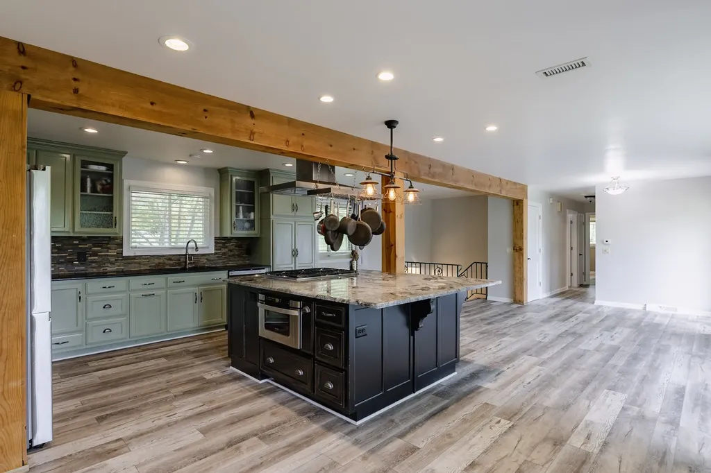 537 Indian Lake Road Hendersonville TN 37075