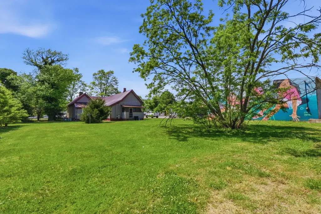 211 SE Atlantic Street Tullahoma TN 37388