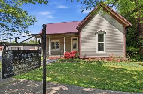 211 SE Atlantic Street Tullahoma TN 37388