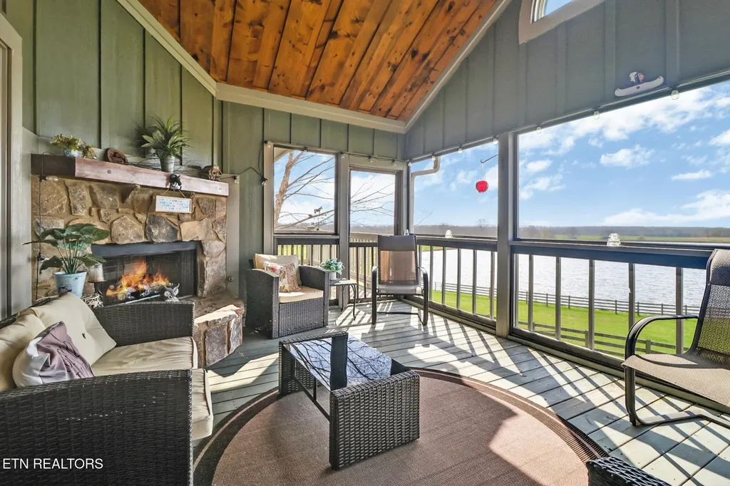 1201 Bridle Trail Spencer TN 38585