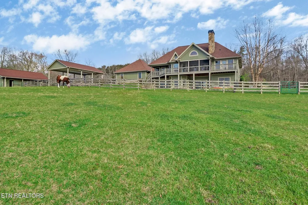 1201 Bridle Trail Spencer TN 38585