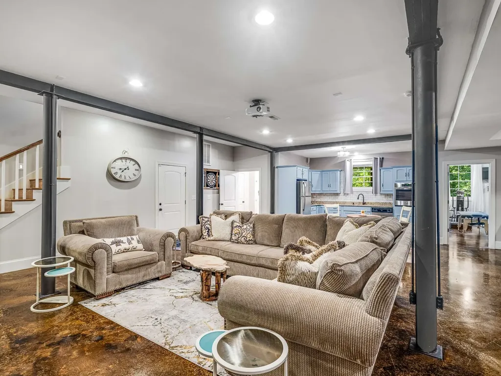 4613 General Lowrey Drive Nashville TN 37215
