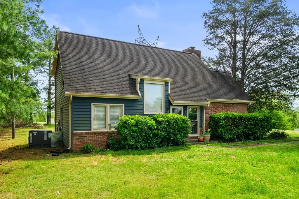 674 Lakeside Drive Springfield TN 37172