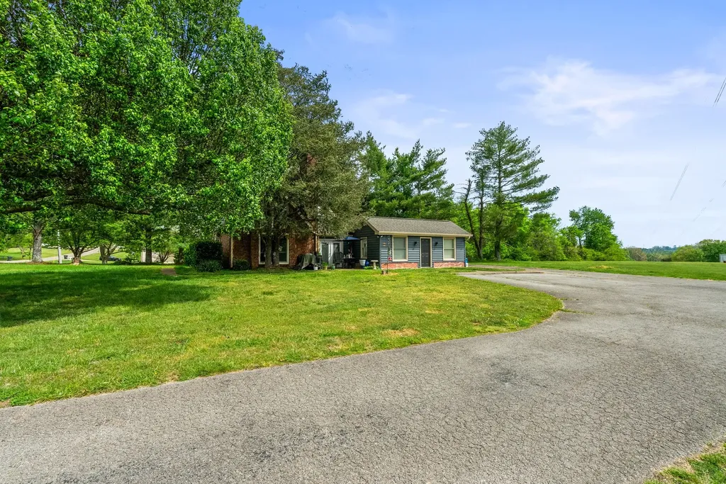 674 Lakeside Drive Springfield TN 37172