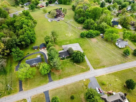 674 Lakeside Drive Springfield TN 37172