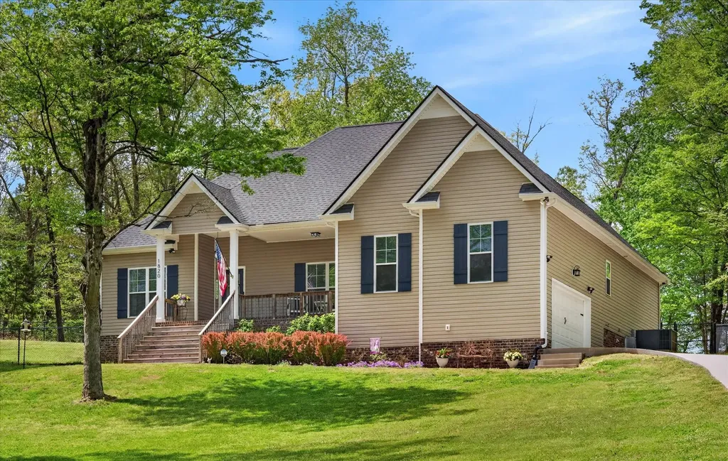1820 River Road Clarksville TN 37040